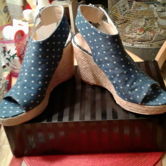 Like NEW,Victoria Secret,Blue Denim with White Polka Dots,Wedge Heel,Booties💙🦋 - Picture 4 of 13